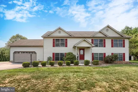 10 David Glenn Dr, Carlisle, PA 17015