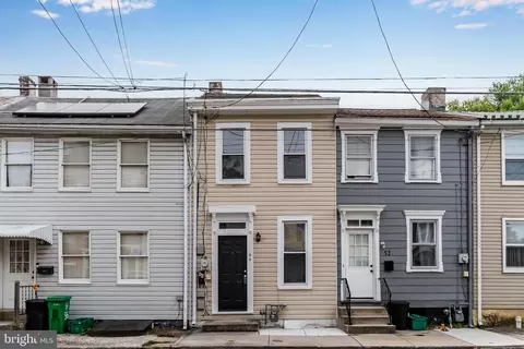 54 E Penn St, Carlisle, PA 17013