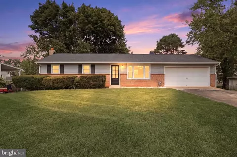 5013 Lenker St, Mechanicsburg, PA 17050