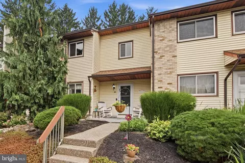 58 Drexel Pl, New Cumberland, PA 17070