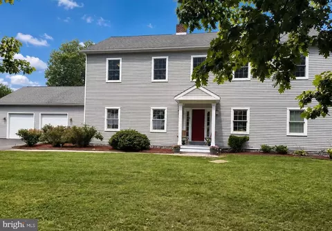 1198 Park Pl, Mechanicsburg, PA 17055