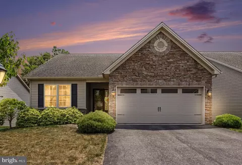 202 Drury Ln, Mechanicsburg, PA 17050