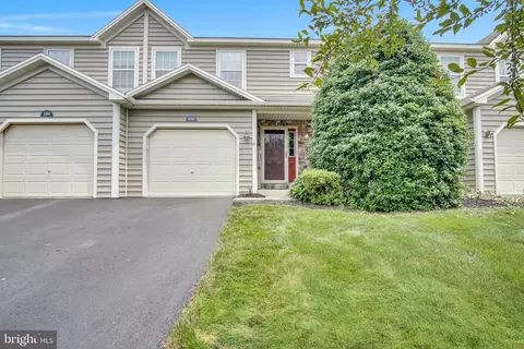 1340 Sugar Maple Ct, New Cumberland, PA 17070