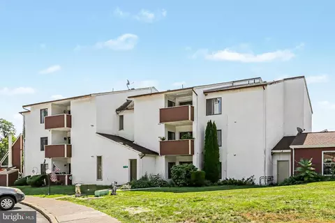 810 Charlotte Way #301, Enola, PA 17025