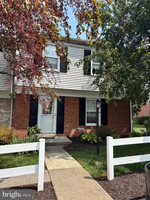 630 Allenview Dr, Mechanicsburg, PA 17055