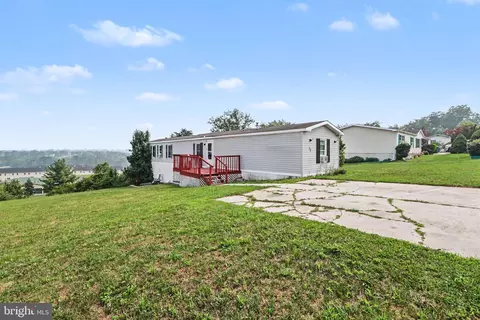 22 Northview Dr, Carlisle, PA 17013