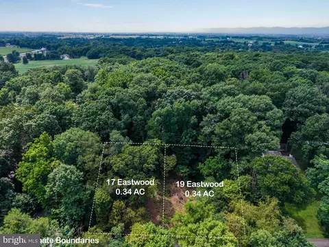 17-19 Eastwood Dr, Carlisle, PA 17015