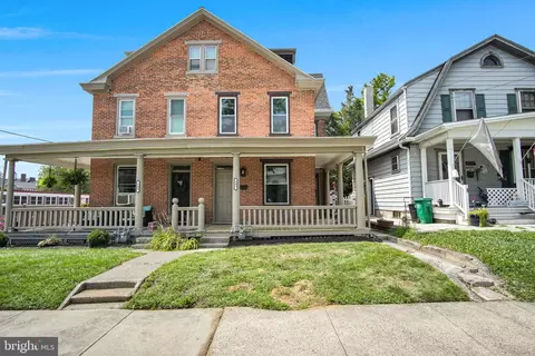 502 N College St, Carlisle, PA 17013