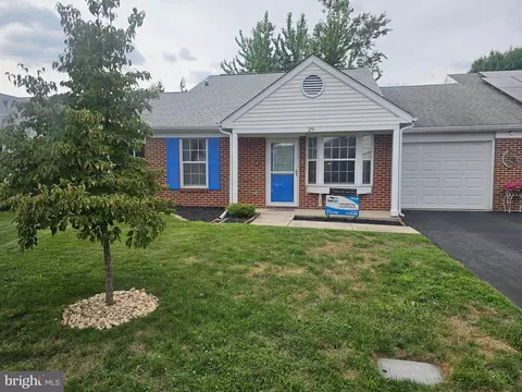 29 Westfields Dr, Mechanicsburg, PA 17050