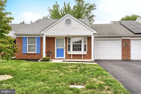 29 Westfields Dr, Mechanicsburg, PA 17050