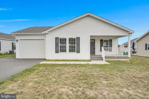 114 Glenridge Dr, Carlisle, PA 17015