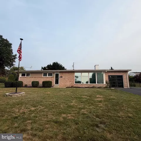 510 E Winding Hill Rd, Mechanicsburg, PA 17055