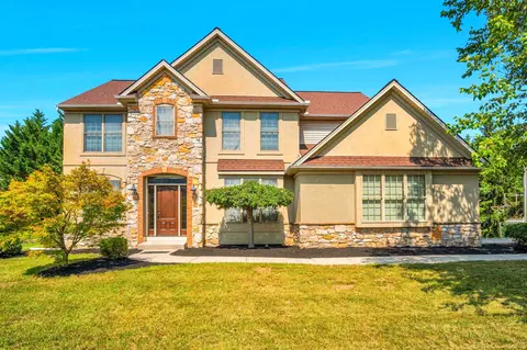 1135 Windsor Rd, Mechanicsburg, PA 17050