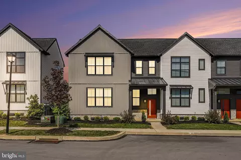 117 Larkin Dr, Mechanicsburg, PA 17055