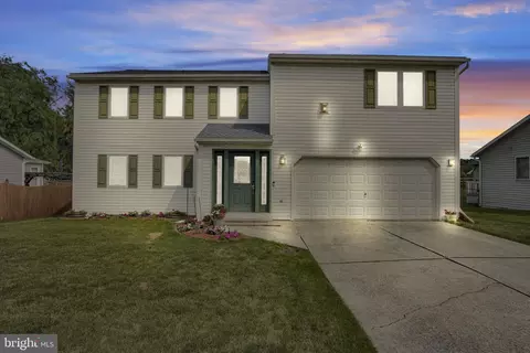 47 Honeysuckle Dr, Mechanicsburg, PA 17050