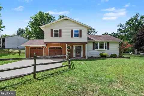 1142 Petersburg Rd, Boiling Springs, PA 17007