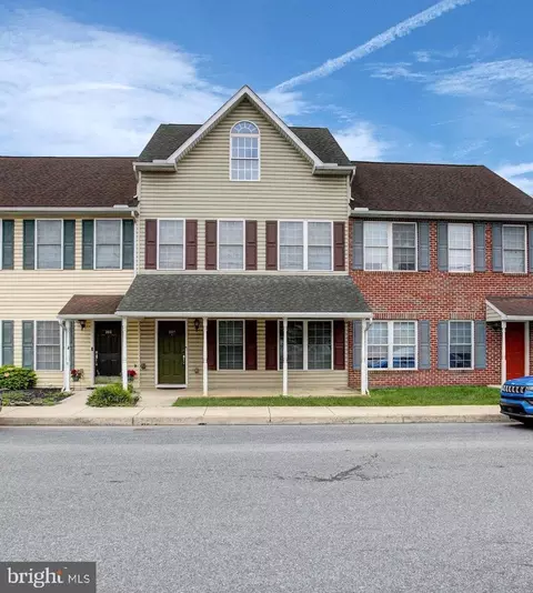102 S Earl St, Shippensburg, PA 17257