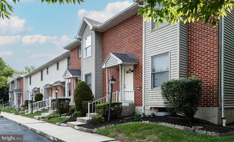 6250 Haydon Ct, Mechanicsburg, PA 17050