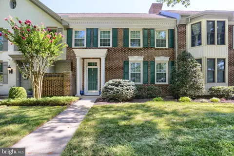 49 Devonshire Sq, Mechanicsburg, PA 17050