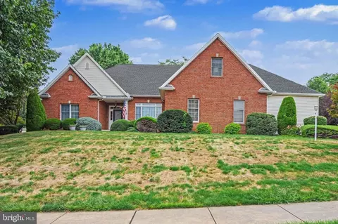 1771 N Meadow Dr, Mechanicsburg, PA 17055