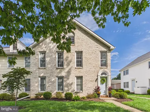 459 Delancey Ct, Mechanicsburg, PA 17055