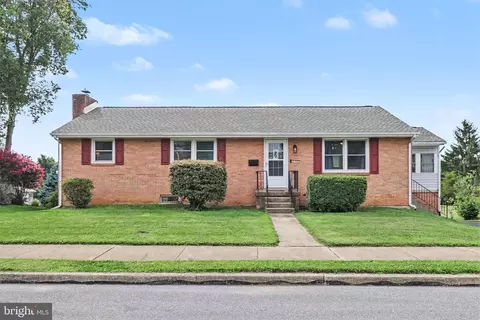 1092 Cocklin St, Mechanicsburg, PA 17055