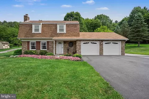 4283 Carlisle Rd, Gardners, PA 17324