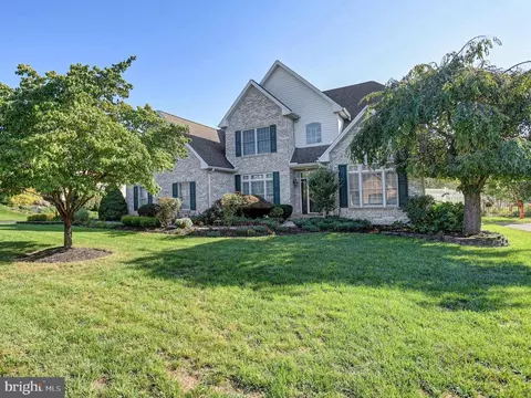 11 Cherish Dr, Camp Hill, PA 17011