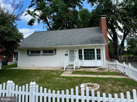 1908 Letchworth Dr, Camp Hill, PA 17011