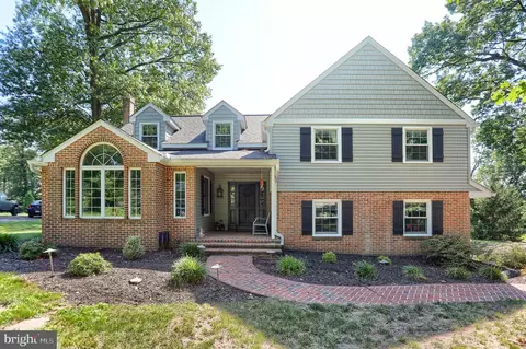 5145 Kylock Rd, Mechanicsburg, PA 17055