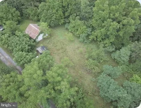 72 Old Barn Ln, Newville, PA 17241