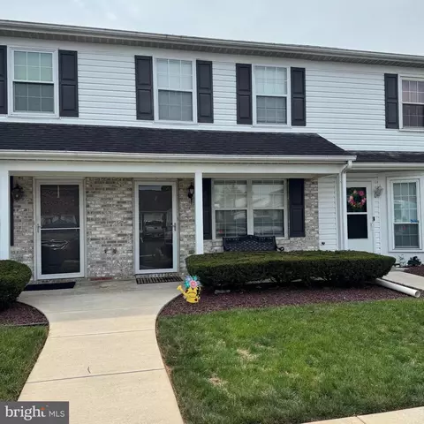 7 Southpoint Dr, Mechanicsburg, PA 17055