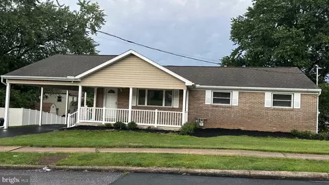 19 E Glenwood Dr, Camp Hill, PA 17011