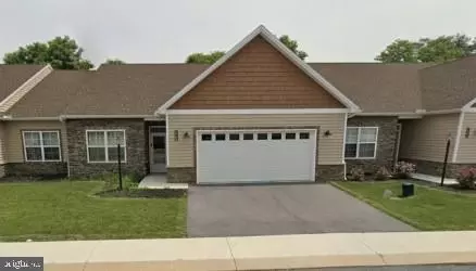 147 Blackbird Ln, Shippensburg, PA 17257