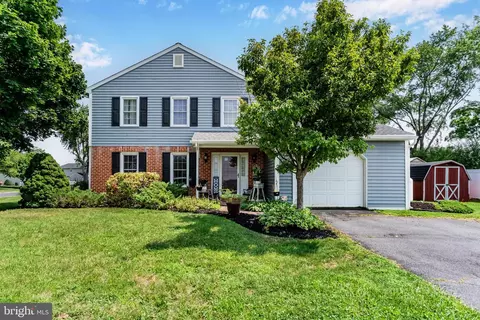 812 N Market St, Mechanicsburg, PA 17055