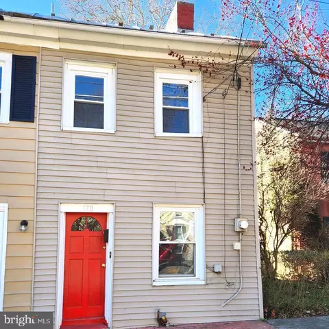 170 E North St, Carlisle, PA 17013