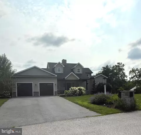 6 Creekside Ln, Camp Hill, PA 17011