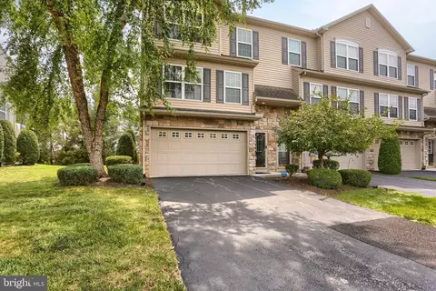 6360 Galleon Dr, Mechanicsburg, PA 17050