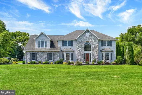 180 Meadow Ln, Mechanicsburg, PA 17055