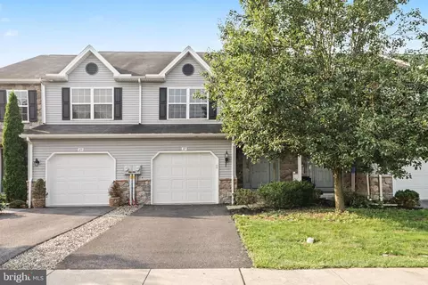 27 Lismore Pl, Mechanicsburg, PA 17050
