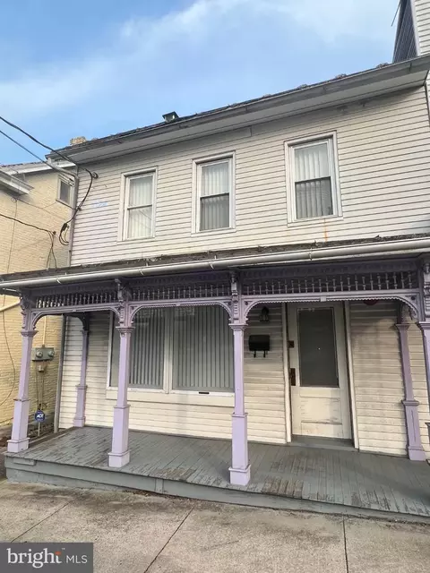 328 E King St E, Shippensburg, PA 17257