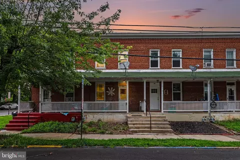 453 W Penn St, Carlisle, PA 17013