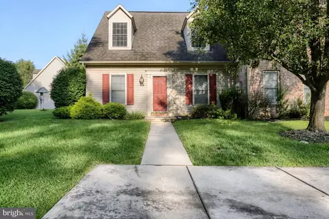 238 Stonehedge Ln, Mechanicsburg, PA 17055