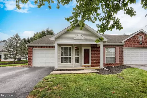 1 Thornhill Ct, Carlisle, PA 17015