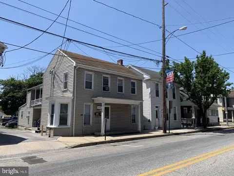 36 N Earl St, Shippensburg, PA 17257