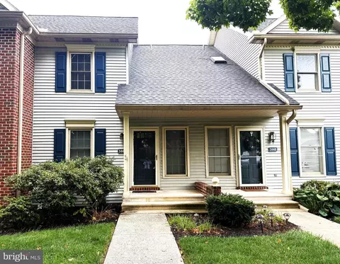 5446 Oxford Dr, Mechanicsburg, PA 17055