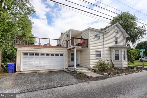 12 3rd Ave, Wormleysburg, PA 17043