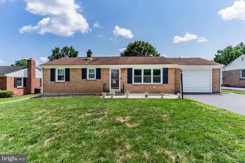 318 Bolton Ave, Carlisle, PA 17013