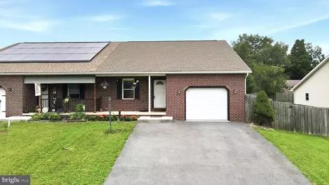 18 Larch, Shippensburg, PA 17257