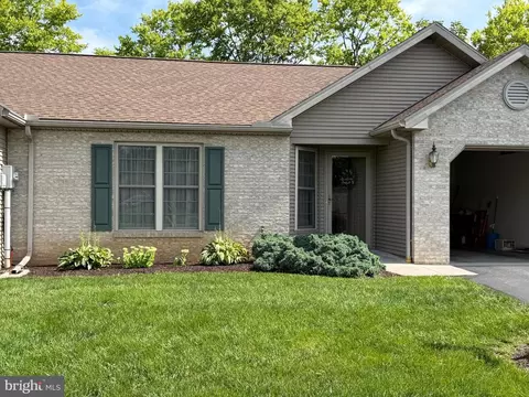 41 Mel Ron Ct, Carlisle, PA 17015